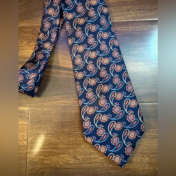 JOS A. BANK Silk Navy Paisley Design Tie Made In Italy - Picture 8 of 10